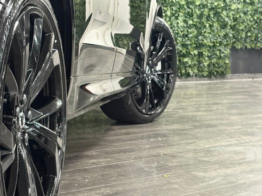 Volvo  XC60 T8 AWD Recharge Ultra Black Edition | Luchtvering | Trekhaak | 360&deg; Camera | 455pk | Head-Up Disp... ActivLease financial lease