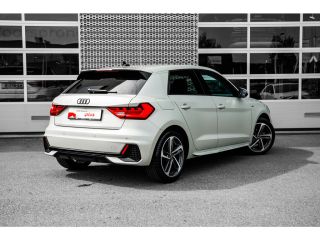 Audi A1 Sportback Sportback 25 TFSI S line | ACC | Navigatie | Sensoren voor + achter | Stoelverwarming |