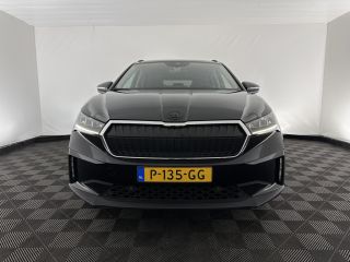 Skoda Enyaq iV 60 [ 3-Fase-11kW ] {SoH-88%} (INCL-BTW) *LEATHER-FABRIC | FULL-LED | DIGI-COCKPIT | CAMERA | KEYL...