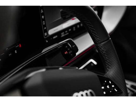 Audi Q3 S edition | Adaptive cruise control | Audi sound system | Cruise control ActivLease financial lease