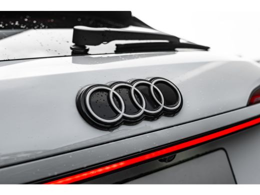 Audi Q3 S edition | Adaptive cruise control | Audi sound system | Cruise control ActivLease financial lease