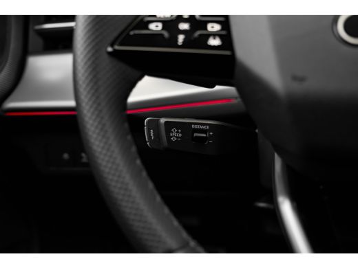 Audi Q3 S edition | Adaptive cruise control | Audi sound system | Cruise control ActivLease financial lease