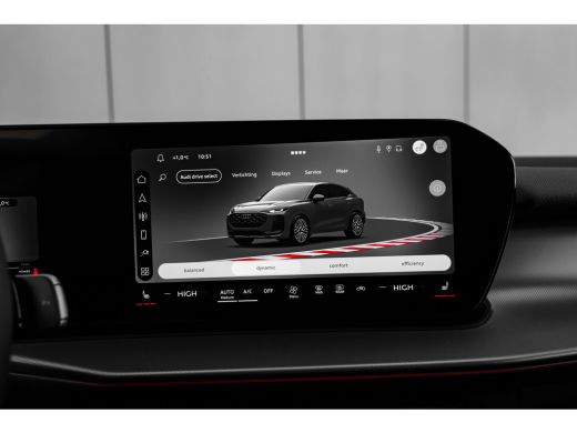 Audi Q3 S edition | Adaptive cruise control | Audi sound system | Cruise control ActivLease financial lease