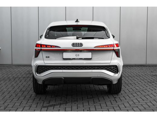 Audi Q3 S edition | Adaptive cruise control | Audi sound system | Cruise control ActivLease financial lease