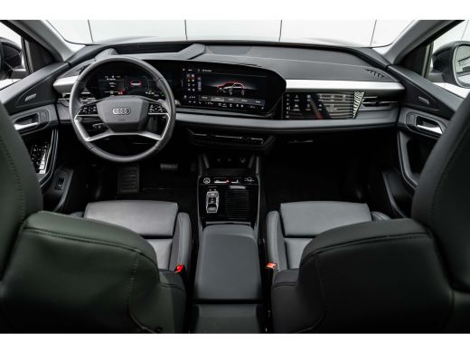 Audi Q6 e-tron S edition performance 100 kWh 306PK | Panorama Dak | Luchtvering | B&O Audio | Head-up Display | ... ActivLease financial lease