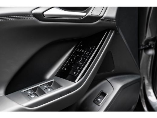 Audi Q6 e-tron S edition performance 100 kWh 306PK | Panorama Dak | Luchtvering | B&O Audio | Head-up Display | ... ActivLease financial lease