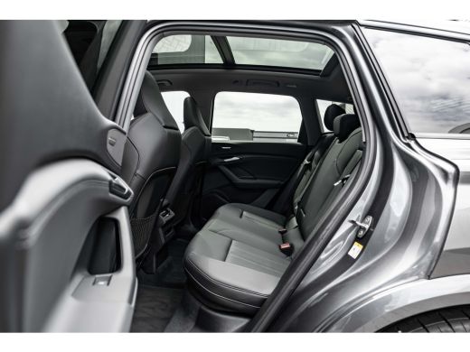 Audi Q6 e-tron S edition performance 100 kWh 306PK | Panorama Dak | Luchtvering | B&O Audio | Head-up Display | ... ActivLease financial lease