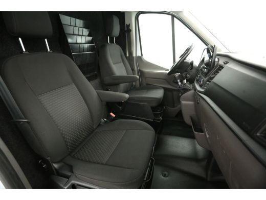 Ford Transit 2.0 TDCI 170PK L2H2 | 2800kg Trekgew. | Traanplaat | Trekhaak | Airco | Camera | Cruise | Carplay... ActivLease financial lease
