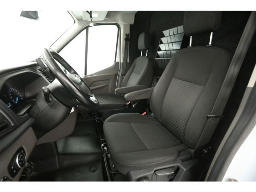Ford Transit 2.0 TDCI 170PK L2H2 | 2800kg Trekgew. | Traanplaat | Trekhaak | Airco | Camera | Cruise | Carplay... ActivLease financial lease
