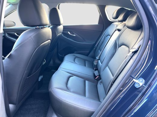 Hyundai i30 1.6 T-GDi Premium Automaat | Camera | Carplay | Climate controle | Lederen bekleding | Bestuurder... ActivLease financial lease