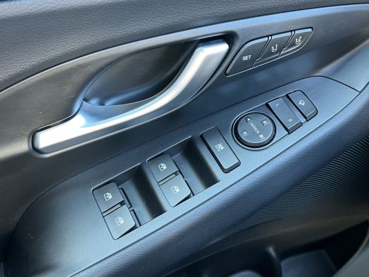 Hyundai i30 1.6 T-GDi Premium Automaat | Camera | Carplay | Climate controle | Lederen bekleding | Bestuurder... ActivLease financial lease