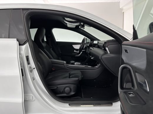 Mercedes-Benz CLA Shooting Brake 200 AMG-Sportpack Business Solution (INCL-BTW) Aut. *LEATHER-MICROFIBRE | FULL-LED... ActivLease financial lease