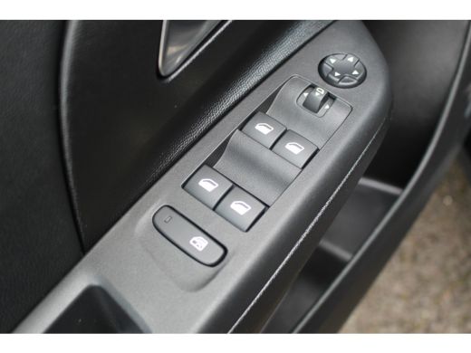 Opel Corsa 1.2 Turbo Hybrid GS | Camera | Climate & Cruise C. | PDC V&A | 16" LMV | CarPlay | Camera | Clima... ActivLease financial lease