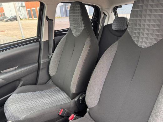 Peugeot 108 1.0 e-VTi Active | Airco | Radio | Bluetooth | Elektrische ramen | | Achterbank in delen neerklap... ActivLease financial lease