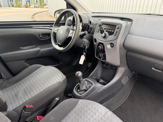 Peugeot 108 1.0 e-VTi Active | Airco | Radio | Bluetooth | Elektrische ramen | | Achterbank in delen neerklap... ActivLease financial lease