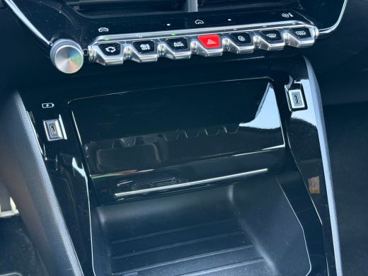 Peugeot 208 1.2 Hybrid 145 e-DCS6 GT 360 camera | Keyless | Sfeer verlichting | Adeptieve cruise control | Do... ActivLease financial lease