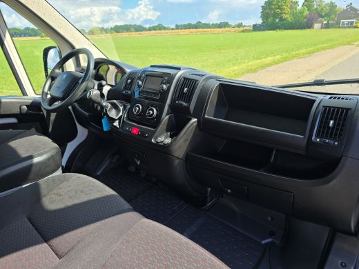 Peugeot Boxer 330 2.2 BlueHDi L2 H2 - 120 Pk - Euro 6 - Navi - ParkeerCamera - Airco - Cruise Control ActivLease financial lease
