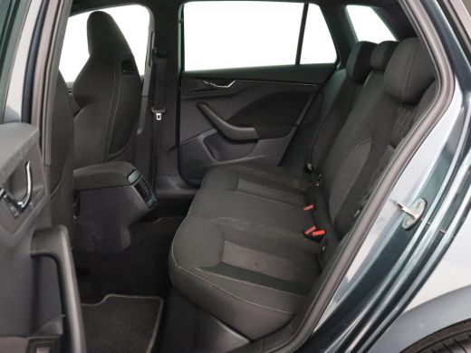 Skoda Kamiq 1.0 TSI Sport | Virtual Cockpit | Carplay | Navigatie | Sportstoelen | 17'' | Full LED | Climate ... ActivLease financial lease