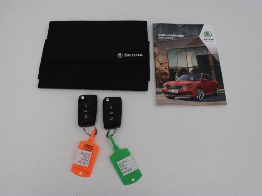Skoda Kamiq 1.0 TSI Style | Automaat | Carplay | Keyless | Climate control | Full LED | Parkeerhulp | Cruise ... ActivLease financial lease