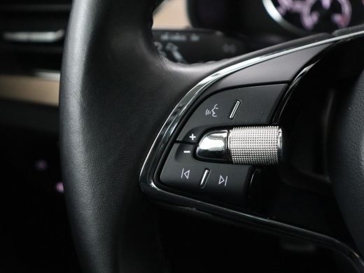 Skoda Kamiq 1.0 TSI Style | Automaat | Carplay | Keyless | Climate control | Full LED | Parkeerhulp | Cruise ... ActivLease financial lease