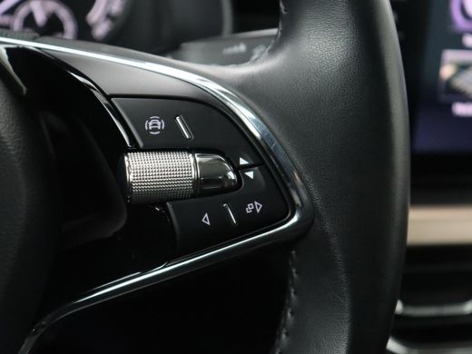 Skoda Kamiq 1.0 TSI Style | Automaat | Carplay | Keyless | Climate control | Full LED | Parkeerhulp | Cruise ... ActivLease financial lease