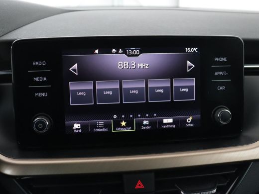 Skoda Kamiq 1.0 TSI Style | Automaat | Carplay | Keyless | Climate control | Full LED | Parkeerhulp | Cruise ... ActivLease financial lease