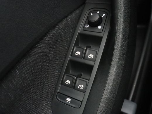 Skoda Kamiq 1.0 TSI Style | Automaat | Carplay | Keyless | Climate control | Full LED | Parkeerhulp | Cruise ... ActivLease financial lease