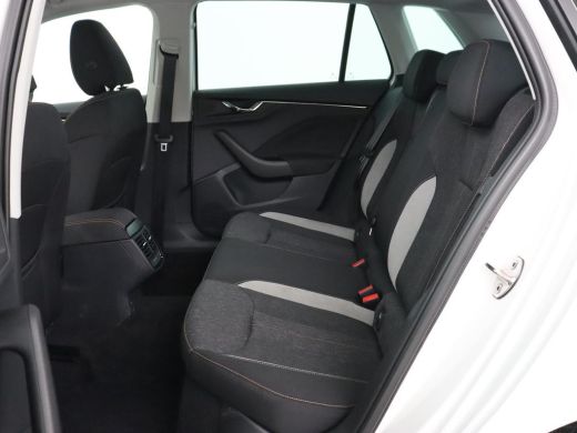 Skoda Kamiq 1.0 TSI Style | Automaat | Carplay | Keyless | Climate control | Full LED | Parkeerhulp | Cruise ... ActivLease financial lease