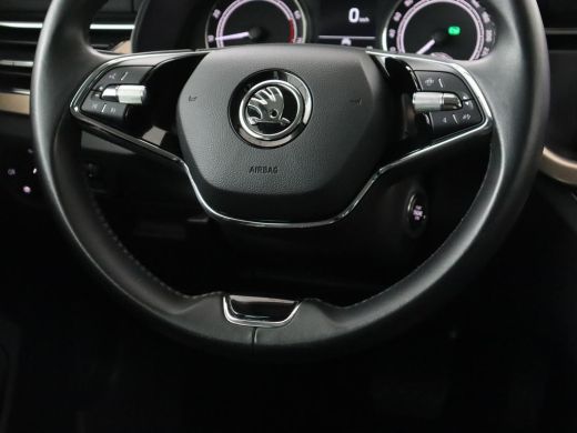 Skoda Kamiq 1.0 TSI Style | Automaat | Carplay | Keyless | Climate control | Full LED | Parkeerhulp | Cruise ... ActivLease financial lease