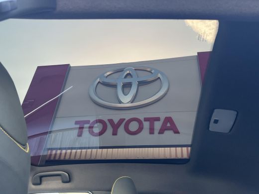 Toyota C-HR 2.0 Plug-in Hybrid 220 Premi&egrave;re Edition | Panoramadak | JBL premium audio | Camera's rondom | Led... ActivLease financial lease