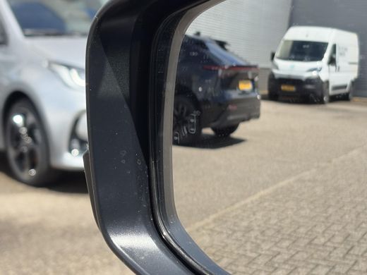 Toyota C-HR+ Dynamic Limited Edition 57.7 kWh ActivLease financial lease