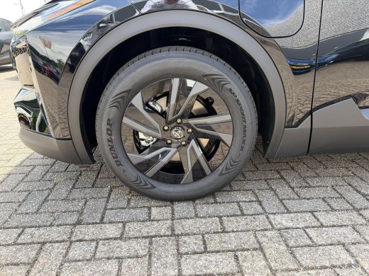Toyota C-HR+ Dynamic Limited Edition 57.7 kWh ActivLease financial lease