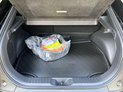 Toyota C-HR+ Executive AWD 77 kWh | Executive plus pack | Metal oxide/ zwart dak | Nieuw uit voorraad leverbaar | ActivLease financial lease