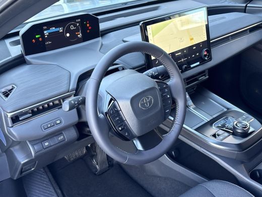 Toyota C-HR+ First Edition 77 kWh **MANHATTAN GREY/ ELEKTRISCH/ NIEUWE AUTO** ActivLease financial lease