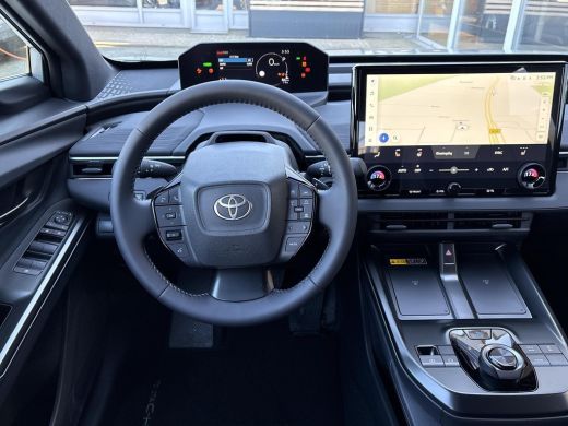 Toyota C-HR+ First Edition 77 kWh **MANHATTAN GREY/ ELEKTRISCH/ NIEUWE AUTO** ActivLease financial lease