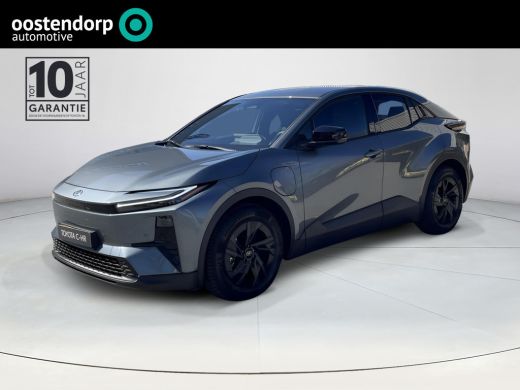 Toyota C-HR+ First Edition 77 kWh **MINERAL METALLIC/ ELEKTRISCH/ NIEUWE AUTO** ActivLease financial lease