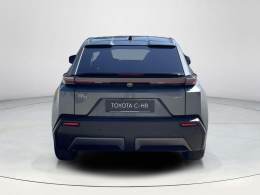 Toyota C-HR+ First Edition 77 kWh **MINERAL METALLIC/ ELEKTRISCH/ NIEUWE AUTO** ActivLease financial lease