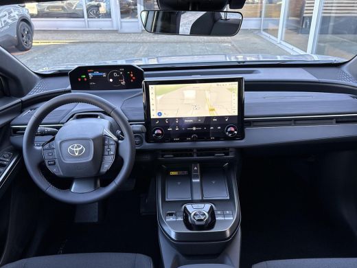 Toyota C-HR+ First Edition 77 kWh **MINERAL METALLIC/ ELEKTRISCH/ NIEUWE AUTO** ActivLease financial lease