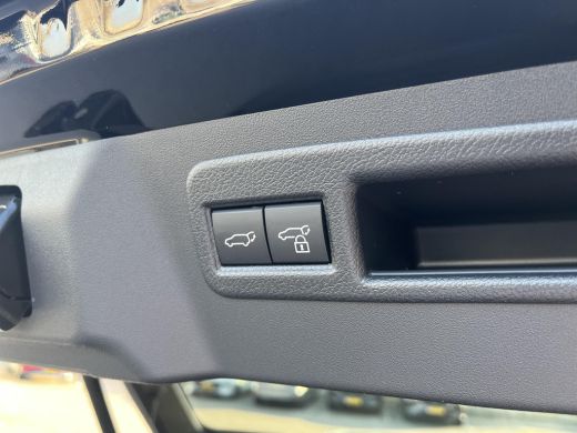 Toyota C-HR+ First Edition 77 kWh | Navigatie | Apple CarPlay/Android auto | Achteruitrijcamera | Elektrische ... ActivLease financial lease