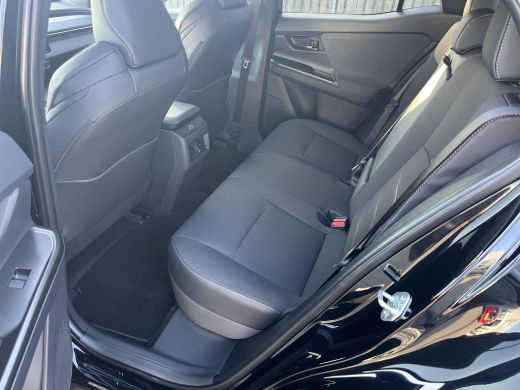 Toyota C-HR+ First Edition 77 kWh | Navigatie | Apple CarPlay/Android auto | Achteruitrijcamera | Elektrische ... ActivLease financial lease