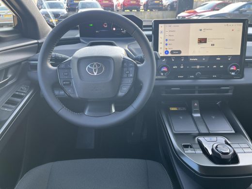 Toyota C-HR+ First Edition 77 kWh | Navigatie | Apple CarPlay/Android auto | Achteruitrijcamera | Elektrische ... ActivLease financial lease