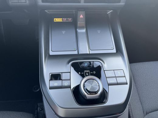 Toyota C-HR+ First Edition 77 kWh | Navigatie | Apple CarPlay/Android auto | Achteruitrijcamera | Elektrische ... ActivLease financial lease