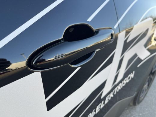 Toyota C-HR+ First Edition 77 kWh | Navigatie | Apple CarPlay/Android auto | Achteruitrijcamera | Elektrische ... ActivLease financial lease