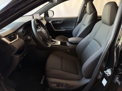 Toyota RAV4 2.5 PLUG-IN HYBRID AWD 306PK 1500KG TREKGEW. HEADUP SPIEGEL.CAM LED ELEK.KLEP STUUR/STOELVERW. V+... ActivLease financial lease