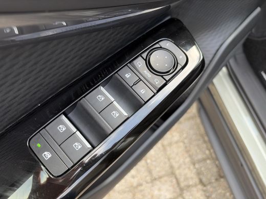 Toyota Urban Cruiser Dynamic 61 kWh ActivLease financial lease