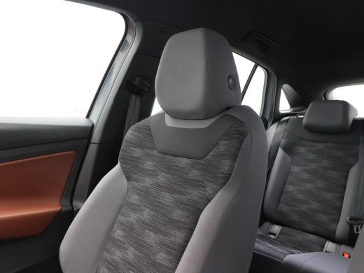 Volkswagen ID.5 Pro 77 kWh 204 Pk | Stoel/ Stuurverwarming | Adaptive Cruise | Navigatie  | Parkeersensoren | Cli... ActivLease financial lease