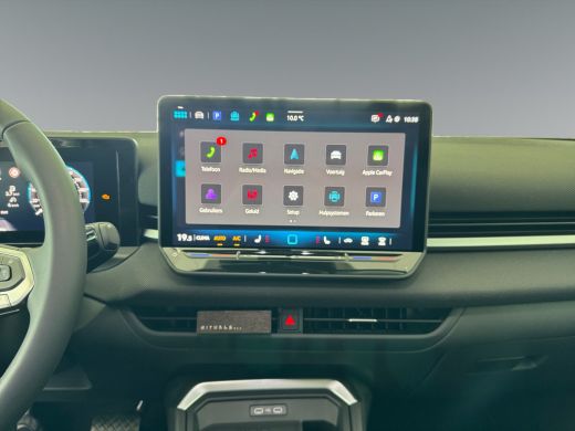 Volkswagen T-Roc 1.5 eTsi Life First Edition 116PK DSG | Trekhaak | Stuurverwarming | Zwart dak | ActivLease financial lease