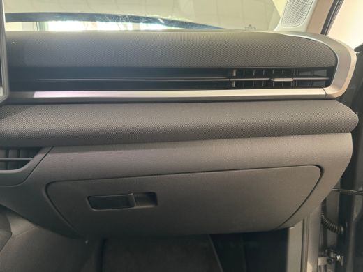 Volkswagen T-Roc 1.5 eTsi Life First Edition 116PK DSG | Trekhaak | Stuurverwarming | Zwart dak | ActivLease financial lease