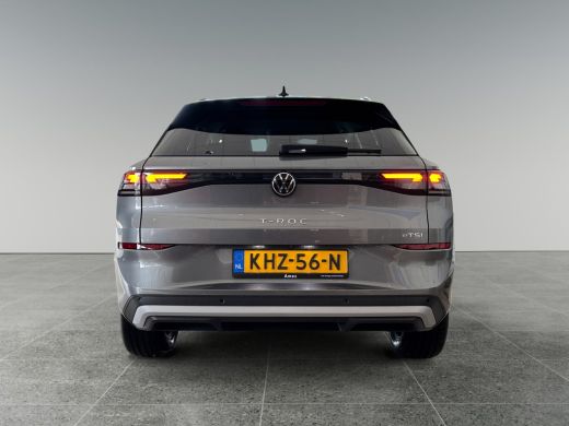 Volkswagen T-Roc 1.5 eTsi Life First Edition 116PK DSG | Trekhaak | Stuurverwarming | Zwart dak | ActivLease financial lease