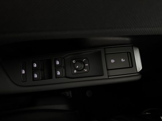 Volkswagen T-Roc 1.5 eTsi Life First Edition 116PK DSG | Trekhaak | Stuurverwarming | Zwart dak ActivLease financial lease